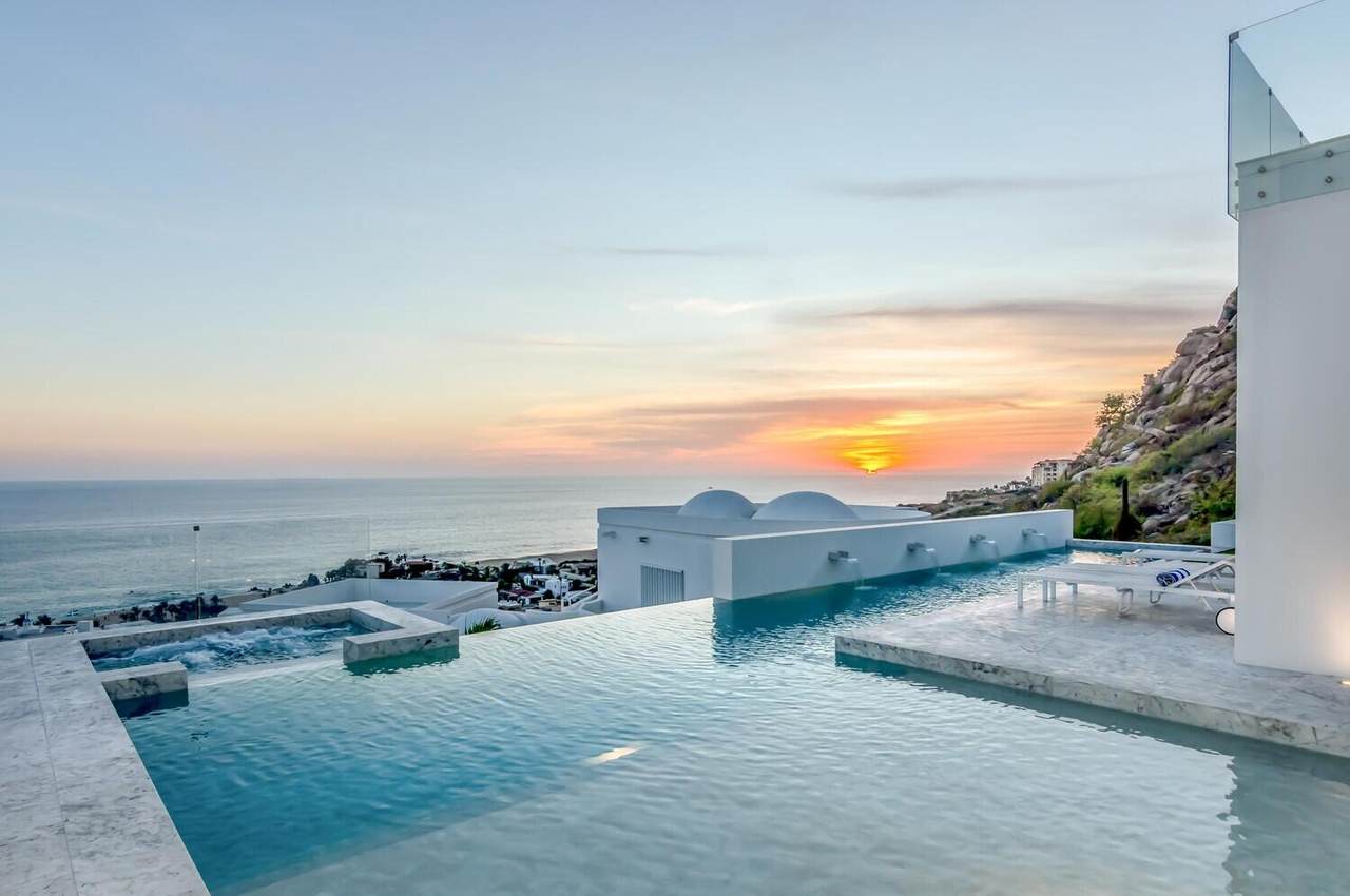 Pedregal Ocean View Hillside Villa With Infinity Pool And Stunning Sunset Scenery.