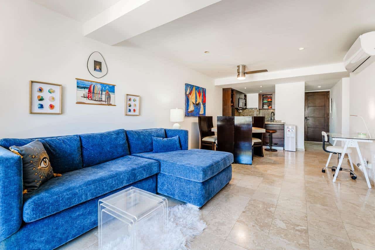 Pedregal Hillside Condo With Stylish Interior And Open Living Space, Perfect For Enjoying Ocean Views And Luxury Living.
