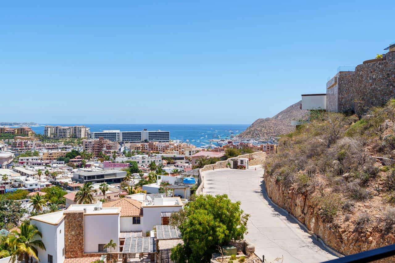 Pedregal Hillside Home With Stunning Ocean Views And Nearby Marina. Perfect For Luxury Living In A Scenic Coastal Setting.